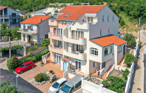 Beautiful apartment in Dramalj with WiFi and 2 Bedrooms